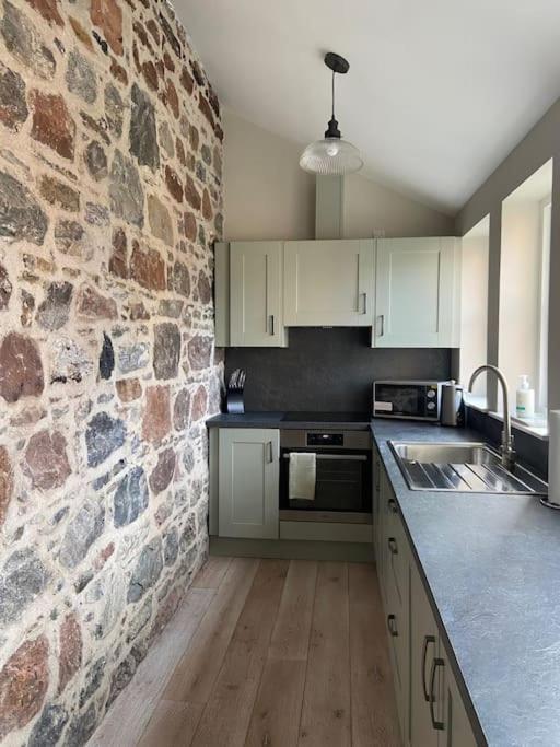 Signalman'S Cottage In Clachnaharry South Kessock Exterior foto